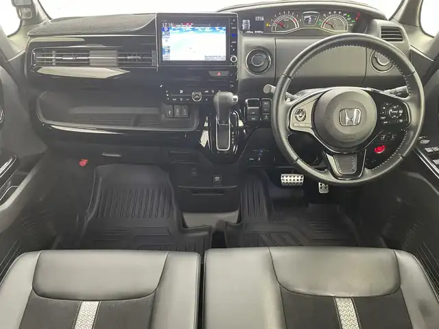 ホンダ Ｎ ＢＯＸ カスタム L ターボ 大分県 2022(令4)年 4.2万km プラチナホワイトパール 無限エアロ/ホンダセンシング搭載/・衝突軽減ブレーキ（CMBS）/・誤発進抑制機能/・歩行者事故低減ステアリング/・路外逸脱抑制機能/・ACC（渋滞追従機能付き）/・車線維持支援システム（LAKS）/・先行車発進お知らせ機能/・標識認識機能/・後方誤発進抑制機能/・オートハイビーム/純正8型ナビ　型式：VXU-227NBi/・フルセグTV、DVD再生可、BT対応、USB/・AppleCarPlay、AM/FM/ステアリングスイッチ/バックカメラ/ナビ連動ドライブレコーダー/ETC/ハーフレザーシート/・前席シートヒーター/アイドリングストップ/横滑り防止装置/電動格納ミラー/純正フロアマット/オートライト/LEDヘッドライト/シーケンシャルウインカー/LEDフォグ/純正15インチアルミホイール/純正エンジンスターター