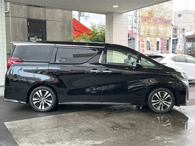 トヨタ アルファード S Cパッケージ 京都府 2019(令1)年 8.7万km ブラック 純正ＳＤナビ　/NSZN-Z68T/フルセグＴＶ　/Bluetooth/CD/DVD再生機能有/USB/禁煙車　/トヨタセーフティセンスＰ　/プリクラッシュセーフティシステム（ＰＣＳ）/レーンディパーチャーアラート（ＬＤＡ）/オートマチックハイビーム（ＡＨＢ）/レーダークルーズコントロール）/純正12.1インチ後席フリップダウンモニター　/両側パワースライドドア　/バックカメラ　/前後コーナーセンサー　/ＬＥＤライト　/前席＋2列目パワーシート/スマートキー　/前席シートヒーター/純正ドライブレコーダー/純正AW18インチ/ウインカーミラー/アイドリングストップ/純正ビルトインETC/ハンドルヒーター/シートメモリー機能/ルーフイルミネーション/盗難防止装置/Wエアバッグ