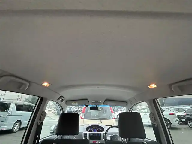 ダイハツ ムーヴ カスタム RS 静岡県 2017(平29)年 7万km パールホワイトⅢ ＨＩＤヘッドライト/スマートキー/プッシュスタート/純正フロアマット/オートライト/ＣＤチェンジャー/ベンチシート/アルミホイール/ダブルエアバック/オートエアコン/ＡＢＳ/パワーステアリング/パワーウインドウ