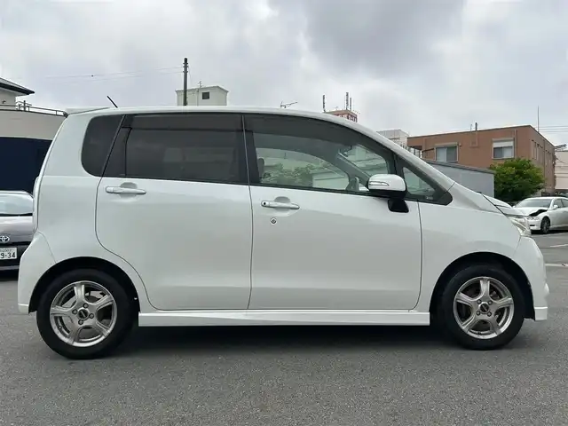 ダイハツ ムーヴ カスタム RS 静岡県 2017(平29)年 7万km パールホワイトⅢ ＨＩＤヘッドライト/スマートキー/プッシュスタート/純正フロアマット/オートライト/ＣＤチェンジャー/ベンチシート/アルミホイール/ダブルエアバック/オートエアコン/ＡＢＳ/パワーステアリング/パワーウインドウ