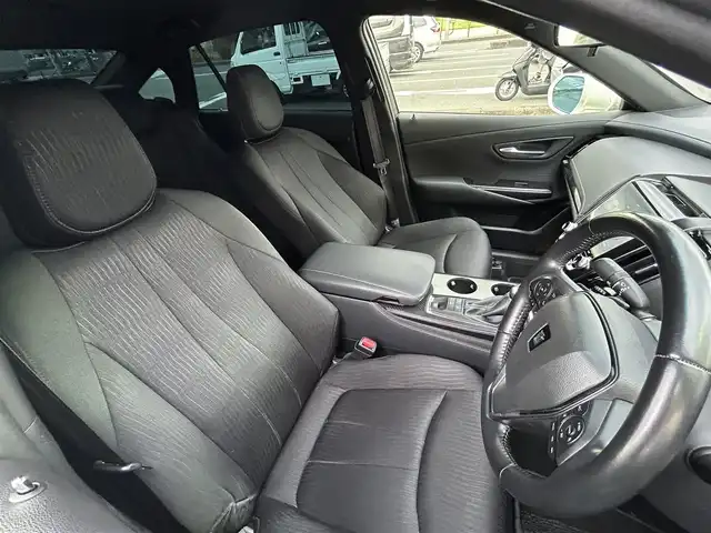 トヨタ クラウン ハイブリッド RS 神奈川県 2019(令1)年 6.5万km ホワイトパールクリスタルシャイン 純正メモリナビ/前後ドライブレコーダー/ETC２．０/トヨタセーフティシステム/バックカメラ/フォグライト/パドルシフト/ウィンカーミラー/クルーズコントロール/プッシュスタート/ステアリングスイッチ/全席パワーシート/スペアキー/LEDヘッドライト/スマートキー
