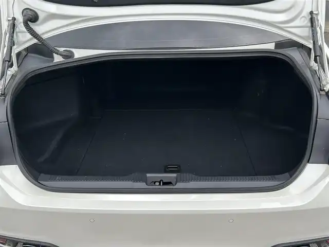 トヨタ クラウン ハイブリッド RS 神奈川県 2019(令1)年 6.5万km ホワイトパールクリスタルシャイン 純正メモリナビ/前後ドライブレコーダー/ETC２．０/トヨタセーフティシステム/バックカメラ/フォグライト/パドルシフト/ウィンカーミラー/クルーズコントロール/プッシュスタート/ステアリングスイッチ/全席パワーシート/スペアキー/LEDヘッドライト/スマートキー