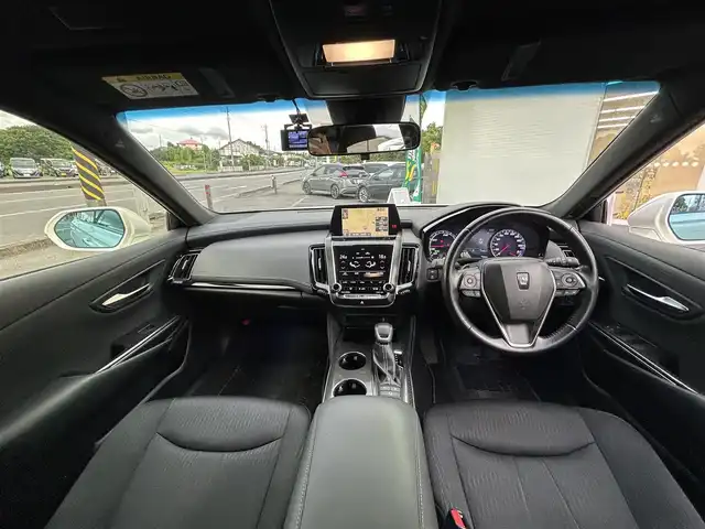 トヨタ クラウン ハイブリッド RS 神奈川県 2019(令1)年 6.5万km ホワイトパールクリスタルシャイン 純正メモリナビ/前後ドライブレコーダー/ETC２．０/トヨタセーフティシステム/バックカメラ/フォグライト/パドルシフト/ウィンカーミラー/クルーズコントロール/プッシュスタート/ステアリングスイッチ/全席パワーシート/スペアキー/LEDヘッドライト/スマートキー
