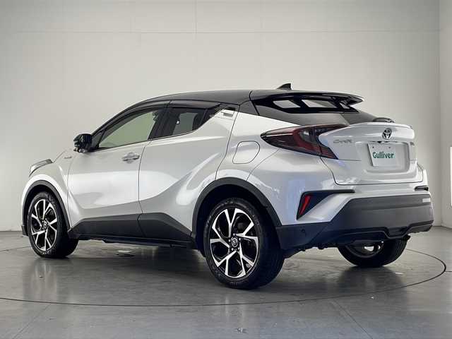 トヨタ Ｃ－ＨＲ G LEDエディション 宮崎県 2018(平30)年 6.1万km ブラック/ホワイトパールクリスタルシャイン 2トーン ワンオーナー/Toyota Safety Sense/〇プリクラシュセーフティ/〇レーンディパーチャーアラート/〇ブラインドスポットモニター/〇リアクロストラフィックアラート/〇オートマチックハイビーム/〇レーダークルーズコントロール/〇クリアランスソナー/純正7インチSDナビ/フルセグTV/CD/DVD/Bluetooth/バックカメラ/ハーフレザーシート/シートヒーター/LEDヘッドライト/ビルトインETC/スマートキー×２/保証書/取扱説明書