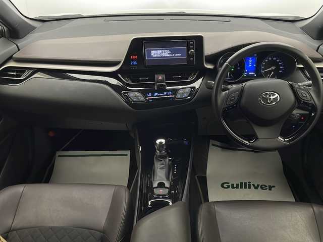 トヨタ Ｃ－ＨＲ G LEDエディション 宮崎県 2018(平30)年 6.1万km ブラック/ホワイトパールクリスタルシャイン 2トーン ワンオーナー/Toyota Safety Sense/〇プリクラシュセーフティ/〇レーンディパーチャーアラート/〇ブラインドスポットモニター/〇リアクロストラフィックアラート/〇オートマチックハイビーム/〇レーダークルーズコントロール/〇クリアランスソナー/純正7インチSDナビ/フルセグTV/CD/DVD/Bluetooth/バックカメラ/ハーフレザーシート/シートヒーター/LEDヘッドライト/ビルトインETC/スマートキー×２/保証書/取扱説明書