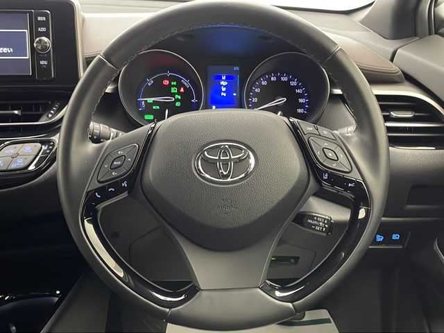 トヨタ Ｃ－ＨＲ G LEDエディション 宮崎県 2018(平30)年 6.1万km ブラック/ホワイトパールクリスタルシャイン 2トーン ワンオーナー/Toyota Safety Sense/〇プリクラシュセーフティ/〇レーンディパーチャーアラート/〇ブラインドスポットモニター/〇リアクロストラフィックアラート/〇オートマチックハイビーム/〇レーダークルーズコントロール/〇クリアランスソナー/純正7インチSDナビ/フルセグTV/CD/DVD/Bluetooth/バックカメラ/ハーフレザーシート/シートヒーター/LEDヘッドライト/ビルトインETC/スマートキー×２/保証書/取扱説明書