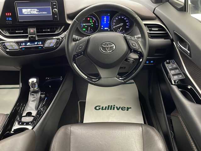 トヨタ Ｃ－ＨＲ G LEDエディション 宮崎県 2018(平30)年 6.1万km ブラック/ホワイトパールクリスタルシャイン 2トーン ワンオーナー/Toyota Safety Sense/〇プリクラシュセーフティ/〇レーンディパーチャーアラート/〇ブラインドスポットモニター/〇リアクロストラフィックアラート/〇オートマチックハイビーム/〇レーダークルーズコントロール/〇クリアランスソナー/純正7インチSDナビ/フルセグTV/CD/DVD/Bluetooth/バックカメラ/ハーフレザーシート/シートヒーター/LEDヘッドライト/ビルトインETC/スマートキー×２/保証書/取扱説明書