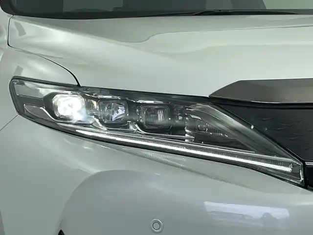 トヨタ ハリアー プレミアム スタイルノアール 新潟県 2020(令2)年 3.7万km ホワイトパールクリスタルシャイン カロッツェリアメモリナビ【AVIC-CQ910】/　フルセグTV/Bluetooth/CD/DVD/USB/モデリスタエアロ/レーダークルーズコントロール/衝突被害軽減ブレーキ/レーンキープアシスト/前後コーナーセンサー/パワーバックドア/D席パワーシート/ハーフレザーシート/バックモニター/ビルトインETC2.0/アイドリングストップ/3眼LEDヘッドライト/オートマチックハイビーム/オートライト/横滑り防止装置/ステアリングスイッチ/禁煙車