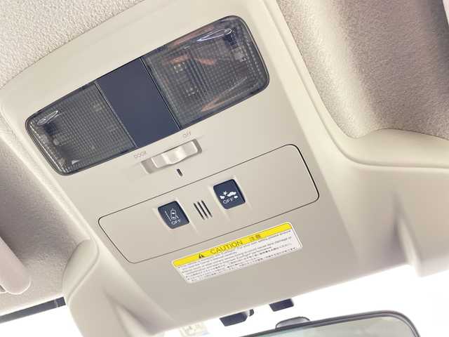 スバル インプレッサ Ｇ４ 2．0i アイサイト プラウドED 新潟県 2016(平28)年 1.7万km アイスシルバーメタリック 4WD/アイサイト/純正ナビ/　CD/DVD/Bluetooth/フルセグTV/バックカメラ/レーダークルーズコントロール/パワーシート/純正16インチアルミホイール/パドルシフト/コーナーポール/アイドリングストップ/レーンキープアシスト/電格ミラー/ウィンカーミラー/スマートキー/ETC