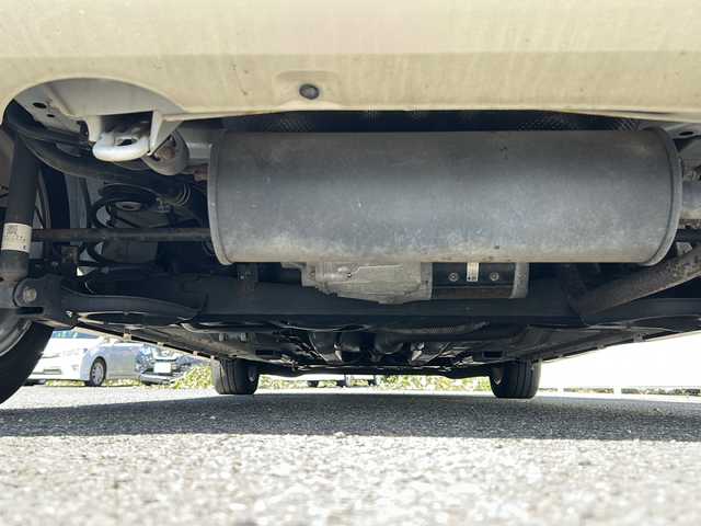 日産 ノート e－パワー メダリスト FOUR 岩手県 2019(平31)年 7.4万km ブリリアントホワイトパール デジタルインナーミラー　ナビ　全周囲カメラ　Ｂｌｕｅｔｏｏｔｈ　ＣＤ／ＤＶＤ再生　ＵＳＢ接続　フルセグ　ＥＴＣ　ハーフレザーシート　純正１５ＡＷ　前後コーナーセンサー　ＬＥＤオートライト　ドラレコ