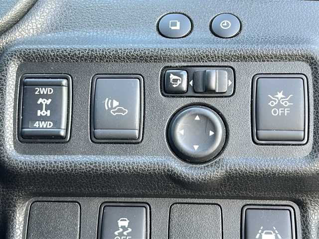 日産 ノート e－パワー メダリスト FOUR 岩手県 2019(平31)年 7.4万km ブリリアントホワイトパール デジタルインナーミラー　ナビ　全周囲カメラ　Ｂｌｕｅｔｏｏｔｈ　ＣＤ／ＤＶＤ再生　ＵＳＢ接続　フルセグ　ＥＴＣ　ハーフレザーシート　純正１５ＡＷ　前後コーナーセンサー　ＬＥＤオートライト　ドラレコ