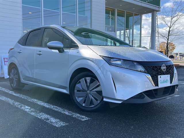 日産 ノート X FOUR 秋田県 2023(令5)年 6.5万km ブリリアントシルバー 純正ディスプレイオーディオ/ナビ機能付き/純正BT、TV/AppleCarPlay/AndroidAuto/前後コーナーセンサー/４WD/スペアキー/保証書、取説