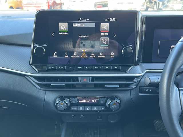 日産 ノート X FOUR 秋田県 2023(令5)年 6.5万km ブリリアントシルバー 純正ディスプレイオーディオ/ナビ機能付き/純正BT、TV/AppleCarPlay/AndroidAuto/前後コーナーセンサー/４WD/スペアキー/保証書、取説