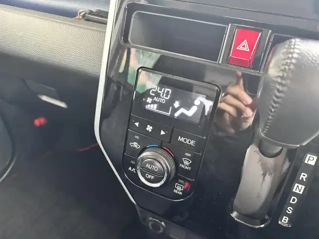 トヨタ タンク カスタムG 京都府 2019(平31)年 3万km パールホワイトⅢ スマートアシスト3/・衝突回避支援ブレーキ機能/・衝突警報機能/・車線逸脱警報機能/・誤発進抑制制御機能/・オートハイビーム/イクリプスメモリーナビ、地デジ、Bluetooth/両側パワースライドドア /バックカメラ/クルーズコンロール/ビルトインETC/ステアリングスイッチ/LEDヘッドランプ/記録簿R4、R5、R6、R7有り/スペアキー