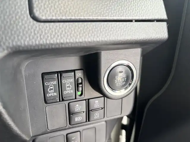 トヨタ タンク カスタムG 京都府 2019(平31)年 3万km パールホワイトⅢ スマートアシスト3/・衝突回避支援ブレーキ機能/・衝突警報機能/・車線逸脱警報機能/・誤発進抑制制御機能/・オートハイビーム/イクリプスメモリーナビ、地デジ、Bluetooth/両側パワースライドドア /バックカメラ/クルーズコンロール/ビルトインETC/ステアリングスイッチ/LEDヘッドランプ/記録簿R4、R5、R6、R7有り/スペアキー