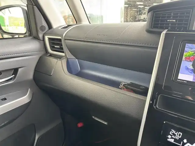 トヨタ タンク カスタムG 京都府 2019(平31)年 3万km パールホワイトⅢ スマートアシスト3/・衝突回避支援ブレーキ機能/・衝突警報機能/・車線逸脱警報機能/・誤発進抑制制御機能/・オートハイビーム/イクリプスメモリーナビ、地デジ、Bluetooth/両側パワースライドドア /バックカメラ/クルーズコンロール/ビルトインETC/ステアリングスイッチ/LEDヘッドランプ/記録簿R4、R5、R6、R7有り/スペアキー