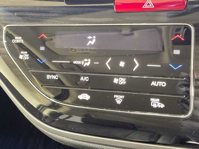 ホンダ オデッセイ アブソルート・EXホンダセンジング 神奈川県 2018(平30)年 6.9万km プラチナホワイトパール ホンダセンシング/純正9インチメモリナビ/マルチビューカメラ/両側パワースライドドア/ドライブレコーダー/ブラインドスポットインフォメーション/スマートパーキングアシストシステム/パーキングセンサーシステム/LEDアクティブコーナリングライト/アダプティブクルーズコントロール/純正17インチAW/ハーフレザーシート/シートヒーター/ETC2.0/スマートキー/衝突被害軽減システム/車線逸脱警報/横滑り防止装置/アイドリングストップ/LEDヘッドライト/フォグランプ/オートライト/ウィンカーミラー/電動格納ミラー/シートリフター/プッシュスタート/フロアマット