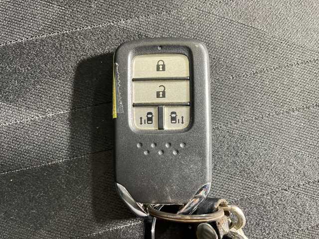 ホンダ オデッセイ アブソルート・EXホンダセンジング 神奈川県 2018(平30)年 6.9万km プラチナホワイトパール ホンダセンシング/純正9インチメモリナビ/マルチビューカメラ/両側パワースライドドア/ドライブレコーダー/ブラインドスポットインフォメーション/スマートパーキングアシストシステム/パーキングセンサーシステム/LEDアクティブコーナリングライト/アダプティブクルーズコントロール/純正17インチAW/ハーフレザーシート/シートヒーター/ETC2.0/スマートキー/衝突被害軽減システム/車線逸脱警報/横滑り防止装置/アイドリングストップ/LEDヘッドライト/フォグランプ/オートライト/ウィンカーミラー/電動格納ミラー/シートリフター/プッシュスタート/フロアマット