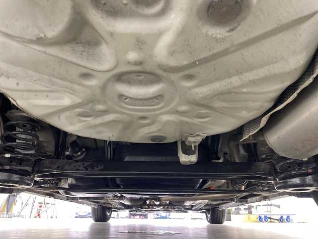 トヨタ プリウス S 岐阜県 2010(平22)年 12.4万km シルバーM 純正ナビ　/・(ＴＶ/CD/DVD/AUX/AM/FM)/バックモニター　/ビルトインＥＴＣ　/オートライト　/オートエアコン　/スマートキー　/プッシュスタート　/電格ミラー　/純正フロアマット　/純正ドアバイザー　/エンジンスタートボタン