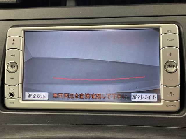 トヨタ プリウス S 岐阜県 2010(平22)年 12.4万km シルバーM 純正ナビ　/・(ＴＶ/CD/DVD/AUX/AM/FM)/バックモニター　/ビルトインＥＴＣ　/オートライト　/オートエアコン　/スマートキー　/プッシュスタート　/電格ミラー　/純正フロアマット　/純正ドアバイザー　/エンジンスタートボタン