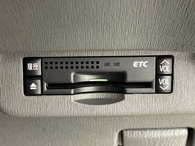 トヨタ プリウス S 岐阜県 2010(平22)年 12.4万km シルバーM 純正ナビ　/・(ＴＶ/CD/DVD/AUX/AM/FM)/バックモニター　/ビルトインＥＴＣ　/オートライト　/オートエアコン　/スマートキー　/プッシュスタート　/電格ミラー　/純正フロアマット　/純正ドアバイザー　/エンジンスタートボタン