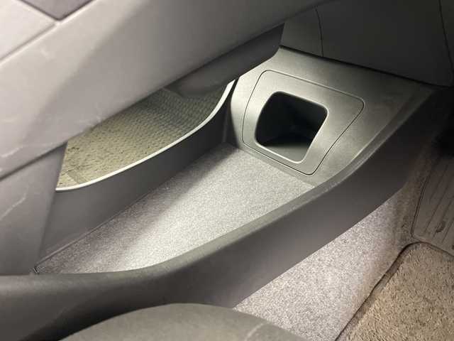 トヨタ プリウス S 岐阜県 2010(平22)年 12.4万km シルバーM 純正ナビ　/・(ＴＶ/CD/DVD/AUX/AM/FM)/バックモニター　/ビルトインＥＴＣ　/オートライト　/オートエアコン　/スマートキー　/プッシュスタート　/電格ミラー　/純正フロアマット　/純正ドアバイザー　/エンジンスタートボタン