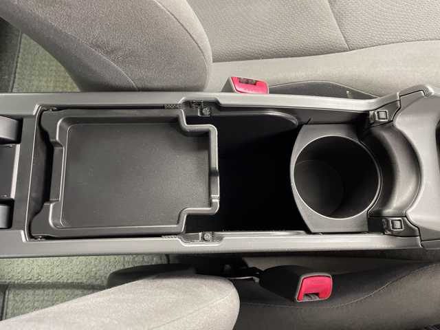 トヨタ プリウス S 岐阜県 2010(平22)年 12.4万km シルバーM 純正ナビ　/・(ＴＶ/CD/DVD/AUX/AM/FM)/バックモニター　/ビルトインＥＴＣ　/オートライト　/オートエアコン　/スマートキー　/プッシュスタート　/電格ミラー　/純正フロアマット　/純正ドアバイザー　/エンジンスタートボタン