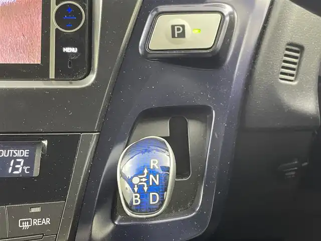 トヨタ プリウス α S ツーリングセレクション 熊本県 2013(平25)年 11.6万km ホワイトパールクリスタルシャイン モデリスタエアロ/純正HDDナビ/・フルセグTV/CD/DVD/BT/・バックカメラ/純正フリップダウンモニター/クルーズコントロール/ハーフレザー調シートカバー/ビルトインETC/ステアリングリモコン/オートライト/LEDヘッドライト/スマートキー/スペアキー/プッシュスタート/純正フロアマット/純正17インチアルミホイール