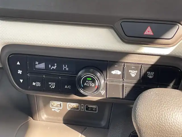 ホンダ Ｎ ＷＧＮ L ホンダセンシング 滋賀県 2020(令2)年 2.3万km ホライズンシーブルーパール 純正7インチナビ/【Bluetooth/CD/DVD/USB】/バックカメラ/ホンダセンシング/・衝突軽減ブレーキ/・誤発進抑制機能/・歩行者事故低減ステアリング/・先行車発進お知らせ機能/・標識認識機能/・路外逸脱抑制機能/・渋滞追従機能付アダプティブクルーズコントロール/・LKAS〈車線維持支援システム〉/・後方誤発進抑制機能/・オートハイビーム/リアソナー/LEDヘッドライト/前後ドライブレコーダー/電動パーキングブレーキ/オートブレーキホールド/ビルトインETC/純正フロアマット/プッシュスタート/スマートキー/ステアリングリモコン