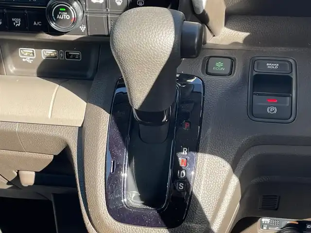 ホンダ Ｎ ＷＧＮ L ホンダセンシング 滋賀県 2020(令2)年 2.3万km ホライズンシーブルーパール 純正7インチナビ/【Bluetooth/CD/DVD/USB】/バックカメラ/ホンダセンシング/・衝突軽減ブレーキ/・誤発進抑制機能/・歩行者事故低減ステアリング/・先行車発進お知らせ機能/・標識認識機能/・路外逸脱抑制機能/・渋滞追従機能付アダプティブクルーズコントロール/・LKAS〈車線維持支援システム〉/・後方誤発進抑制機能/・オートハイビーム/リアソナー/LEDヘッドライト/前後ドライブレコーダー/電動パーキングブレーキ/オートブレーキホールド/ビルトインETC/純正フロアマット/プッシュスタート/スマートキー/ステアリングリモコン