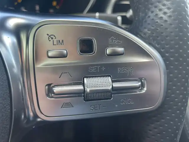 メルセデス・ベンツ ＧＬＣ２２０ d 4マチック AMGライン 栃木県 2021(令3)年 3.7万km セレナイトグレー レザーエクスクルーシブパッケージ/├12.3インチコックピットディスプレイ/├ヘッドアップディスプレイ/├黒革シート/├エナジャイジングパッケージ/├シートベンチレーター/├マルチコントロールシートバック/├リラクゼーション機能（前席）/├エアバランスパッケージ/└Burmesterサウンド/パノラミックスライディングルーフ/レーダーセーフティパッケージ/マルチビームLED/ABCサスペンション/パワーシート/全席シートヒーター/キーレスゴー/パワーバックドア/ACC/レーンキープアシスト/ブラインドスポット/アンビエントライト/ナビ/フルセグTV/全方位カメラ/パークトロニック