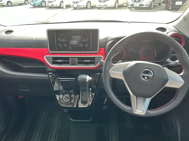 ホンダ Ｎ ＢＯＸ カスタム SSパッケージ 奈良県 2015(平27)年 5.8万km プレミアムホワイトパール 純正ナビ(VXM-145VSi)/（ワンセグ/BT/CD/DVD）/バックカメラ/横滑り防止/アイドリングストップ/両側パワースライドドア/オートライト/電動格納ミラー/プッシュスタート/純正14インチAW