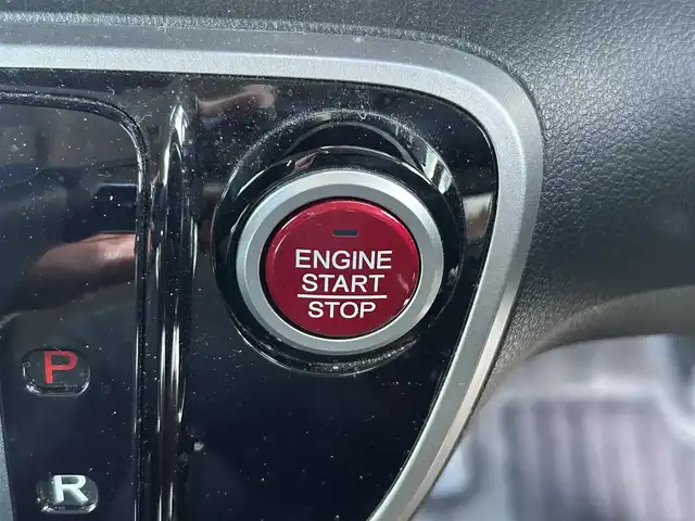 ホンダ Ｎ ＢＯＸ カスタム SSパッケージ 奈良県 2015(平27)年 5.8万km プレミアムホワイトパール 純正ナビ(VXM-145VSi)/（ワンセグ/BT/CD/DVD）/バックカメラ/横滑り防止/アイドリングストップ/両側パワースライドドア/オートライト/電動格納ミラー/プッシュスタート/純正14インチAW