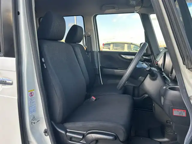 ホンダ Ｎ ＢＯＸ カスタム SSパッケージ 奈良県 2015(平27)年 5.8万km プレミアムホワイトパール 純正ナビ(VXM-145VSi)/（ワンセグ/BT/CD/DVD）/バックカメラ/横滑り防止/アイドリングストップ/両側パワースライドドア/オートライト/電動格納ミラー/プッシュスタート/純正14インチAW