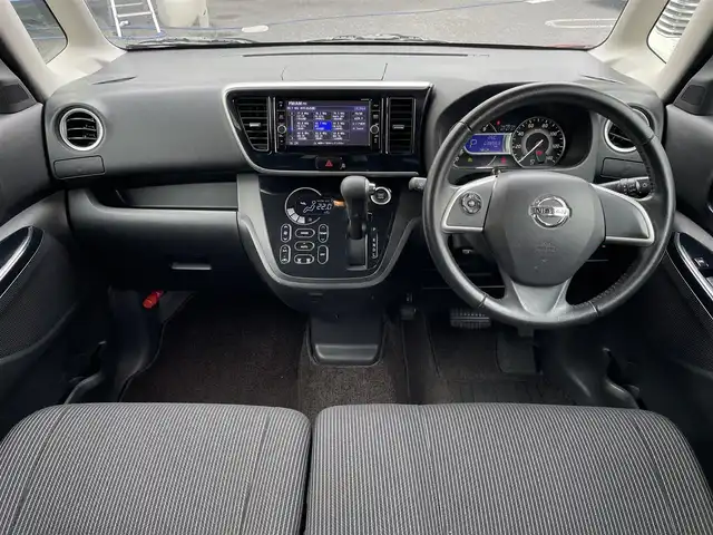 日産 デイズ ルークス ハイウェイスター Xターボ 岐阜県 2018(平30)年 3.9万km スパークリングレッドM (株)IDOMが運営する【じしゃロン多治見店】の自社ローン専用車両になります。こちらは現金またはオートローンご利用時の価格です。自社ローンご希望の方は別途その旨お申付け下さい。/ディーラーオプションナビ/　（Bluetooth/DVD/フルセグ）/アラウンドビューモニター/片側パワースライドドア/衝突被害軽減システム/レーンキープアシスト/オートマチックハイビーム/LEDヘッドライト/フォグランプ/革巻きステアリング/ステアリングスイッチ