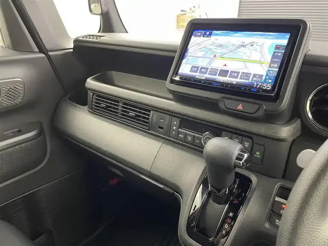 ホンダ Ｎ ＢＯＸ カスタム 大分県 2024(令6)年 0.8万km クリスタルブラックパール 社外ナビ/Bluetooth/HDMI/DVD/バックカメラ/片側パワースライドドア/ホンダセンシング/コーナーセンサー/レーダークルーズコントロール/シートヒーター/横滑り防止機能/ステアリングスイッチ/オートLEDライト/オートマチックハイビーム/社外フロアマット