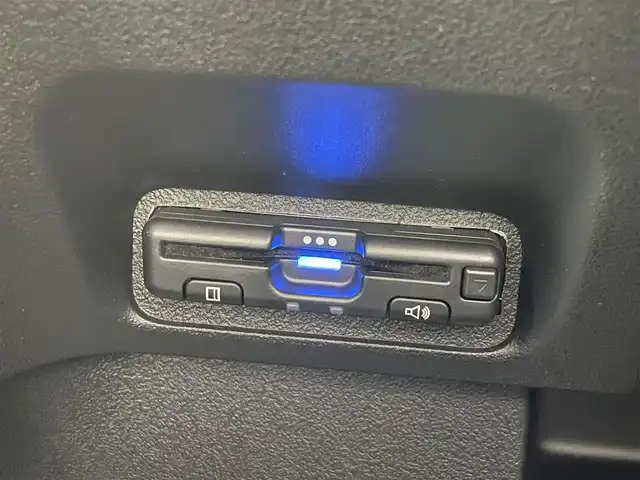 ホンダ Ｎ ＢＯＸ カスタム 大分県 2024(令6)年 0.8万km クリスタルブラックパール 社外ナビ/Bluetooth/HDMI/DVD/バックカメラ/片側パワースライドドア/ホンダセンシング/コーナーセンサー/レーダークルーズコントロール/シートヒーター/横滑り防止機能/ステアリングスイッチ/オートLEDライト/オートマチックハイビーム/社外フロアマット