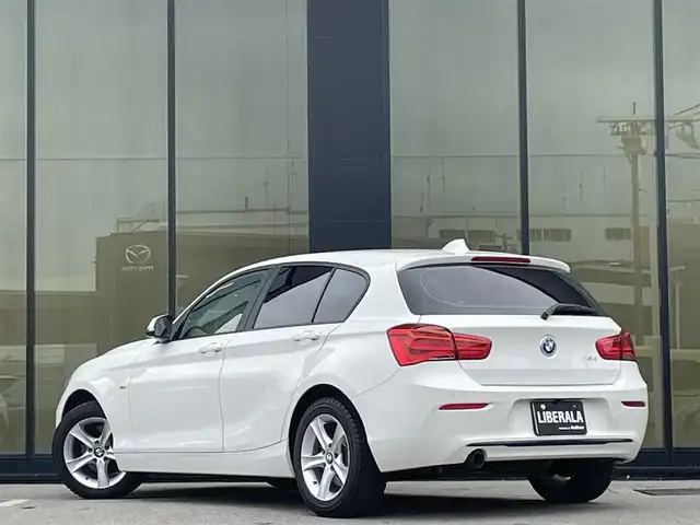 ＢＭＷ １１８ｄ スポーツ 石川県 2017(平29)年 7.3万km 白 コンフォートアクセス/インテリジェントセーフティ/純正ナビ/クルーズコントロール/バックカメラ/Bluetooth/CD/DVD/インナーミラー型ETC/前後ドライブレコーダー（KENWOOD）/車線逸脱警告/衝突軽減ブレーキ/後方クリアランスソナー/LEDヘッドライト/オートライト/スマートキー/プッシュスタート/アイドリングストップ