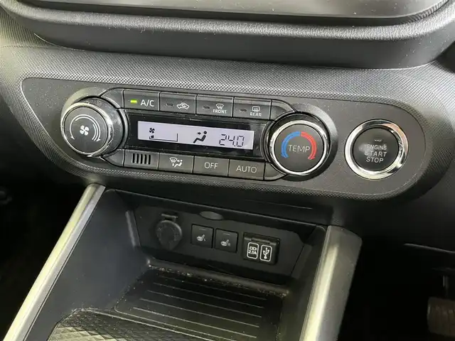 トヨタ ライズ G 山形県 2020(令2)年 5.7万km シャイニングホワイトパール 4WD/純正ディスプレイオーディオ/・フルセグTV/Bluetooth/AppieCarPlay/MTモード付AT/純正16インチAW/シートヒーターD/N席/充電用ソケットUSB/衝突被害軽減ブレーキ/純正LEDヘッドライト/・オートライト/オートマチックハイビーム/コーナーセンサー /アイドリングストップ/横滑り防止装置/ドライブレコーダー /先行車発進お知らせ/スマートキー1本