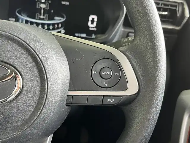 トヨタ ライズ G 山形県 2020(令2)年 5.7万km シャイニングホワイトパール 4WD/純正ディスプレイオーディオ/・フルセグTV/Bluetooth/AppieCarPlay/MTモード付AT/純正16インチAW/シートヒーターD/N席/充電用ソケットUSB/衝突被害軽減ブレーキ/純正LEDヘッドライト/・オートライト/オートマチックハイビーム/コーナーセンサー /アイドリングストップ/横滑り防止装置/ドライブレコーダー /先行車発進お知らせ/スマートキー1本