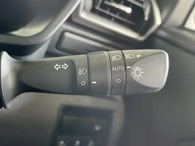トヨタ ライズ G 山形県 2020(令2)年 5.7万km シャイニングホワイトパール 4WD/純正ディスプレイオーディオ/・フルセグTV/Bluetooth/AppieCarPlay/MTモード付AT/純正16インチAW/シートヒーターD/N席/充電用ソケットUSB/衝突被害軽減ブレーキ/純正LEDヘッドライト/・オートライト/オートマチックハイビーム/コーナーセンサー /アイドリングストップ/横滑り防止装置/ドライブレコーダー /先行車発進お知らせ/スマートキー1本