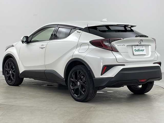 トヨタ Ｃ－ＨＲ G－T モード ネロ 道央・札幌 2019(令1)年 3万km ホワイトパールクリスタルシャイン ・4WD/・寒冷地仕様/・純正SDナビ&フルセグ&CD&SD&BT/・プリクラッシュセーフティ/・ブラインドスポットモニター/・車線逸脱警報/・ふらつき警報/・クリアランスソナー/・クルーズコントロール/・バックカメラ/・オートブレーキホールド/・自動防眩ミラー/・シートヒーター/・ハーフレザーシート/・純正エンジンスターター/・純正フロアマット/・純正ドアバイザー/・純正19インチAW/・社外17インチAW付スタッドレス積込/・ビルトインETC/・革巻きステアリング/・ステアリングスイッチ/・オートマチックハイビーム/・オートライト/・LEDヘッドライト/・フォグランプ/・リアフォグランプ/・スマートキー/・プッシュスタート