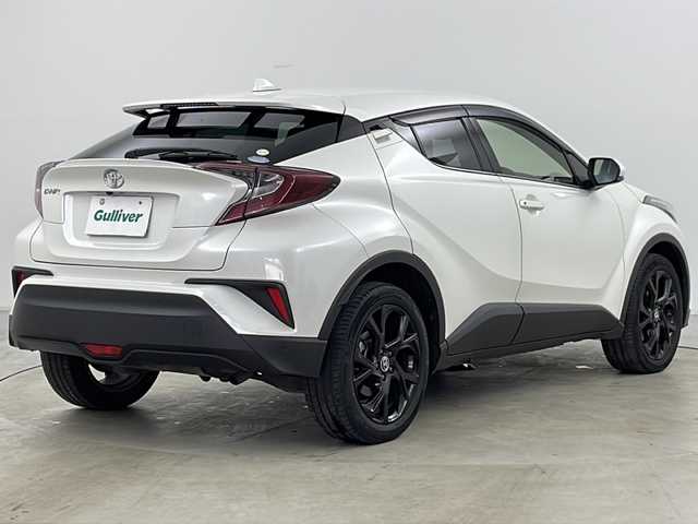 トヨタ Ｃ－ＨＲ G－T モード ネロ 道央・札幌 2019(令1)年 3万km ホワイトパールクリスタルシャイン ・4WD/・寒冷地仕様/・純正SDナビ&フルセグ&CD&SD&BT/・プリクラッシュセーフティ/・ブラインドスポットモニター/・車線逸脱警報/・ふらつき警報/・クリアランスソナー/・クルーズコントロール/・バックカメラ/・オートブレーキホールド/・自動防眩ミラー/・シートヒーター/・ハーフレザーシート/・純正エンジンスターター/・純正フロアマット/・純正ドアバイザー/・純正19インチAW/・社外17インチAW付スタッドレス積込/・ビルトインETC/・革巻きステアリング/・ステアリングスイッチ/・オートマチックハイビーム/・オートライト/・LEDヘッドライト/・フォグランプ/・リアフォグランプ/・スマートキー/・プッシュスタート