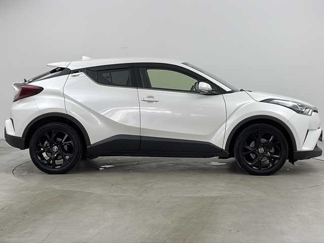 トヨタ Ｃ－ＨＲ G－T モード ネロ 道央・札幌 2019(令1)年 3万km ホワイトパールクリスタルシャイン ・4WD/・寒冷地仕様/・純正SDナビ&フルセグ&CD&SD&BT/・プリクラッシュセーフティ/・ブラインドスポットモニター/・車線逸脱警報/・ふらつき警報/・クリアランスソナー/・クルーズコントロール/・バックカメラ/・オートブレーキホールド/・自動防眩ミラー/・シートヒーター/・ハーフレザーシート/・純正エンジンスターター/・純正フロアマット/・純正ドアバイザー/・純正19インチAW/・社外17インチAW付スタッドレス積込/・ビルトインETC/・革巻きステアリング/・ステアリングスイッチ/・オートマチックハイビーム/・オートライト/・LEDヘッドライト/・フォグランプ/・リアフォグランプ/・スマートキー/・プッシュスタート