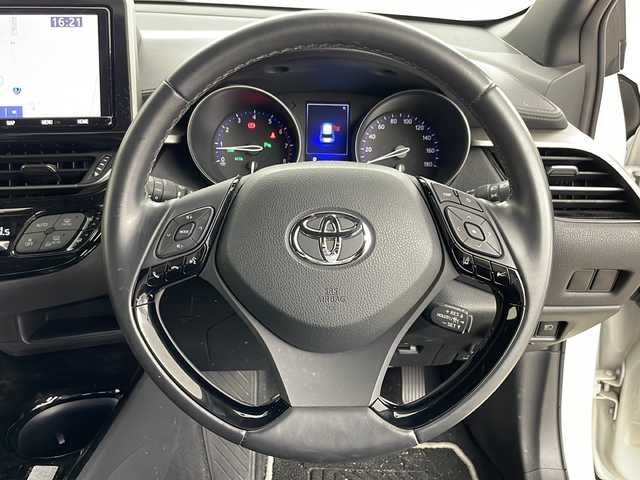 トヨタ Ｃ－ＨＲ G－T モード ネロ 道央・札幌 2019(令1)年 3万km ホワイトパールクリスタルシャイン ・4WD/・寒冷地仕様/・純正SDナビ&フルセグ&CD&SD&BT/・プリクラッシュセーフティ/・ブラインドスポットモニター/・車線逸脱警報/・ふらつき警報/・クリアランスソナー/・クルーズコントロール/・バックカメラ/・オートブレーキホールド/・自動防眩ミラー/・シートヒーター/・ハーフレザーシート/・純正エンジンスターター/・純正フロアマット/・純正ドアバイザー/・純正19インチAW/・社外17インチAW付スタッドレス積込/・ビルトインETC/・革巻きステアリング/・ステアリングスイッチ/・オートマチックハイビーム/・オートライト/・LEDヘッドライト/・フォグランプ/・リアフォグランプ/・スマートキー/・プッシュスタート