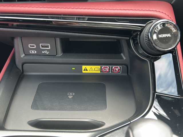 レクサス ＮＸ 350h バージョンL 沖縄県 2023(令5)年 2万km グラファイトブラックガラスフレーク 純正ナビ・TV・Bluetooth/全方位カメラ/ドライブレコーダー/ETC/インテリジェントミラー/置くだけ充電/エアシート・シートヒーター/パワーシート/パワーバックドア/コーナーセンサー/オートライト/衝突軽減システム/レーンキープアシスト/ステアリングスイッチ/ウィンカードアミラー/LEDヘッドライト/オートマチックハイビーム/純正アルミ/クルーズコントロール