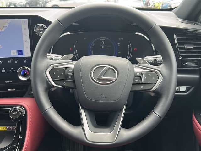レクサス ＮＸ 350h バージョンL 沖縄県 2023(令5)年 2万km グラファイトブラックガラスフレーク 純正ナビ・TV・Bluetooth/全方位カメラ/ドライブレコーダー/ETC/インテリジェントミラー/置くだけ充電/エアシート・シートヒーター/パワーシート/パワーバックドア/コーナーセンサー/オートライト/衝突軽減システム/レーンキープアシスト/ステアリングスイッチ/ウィンカードアミラー/LEDヘッドライト/オートマチックハイビーム/純正アルミ/クルーズコントロール