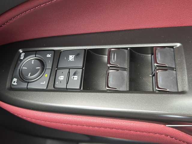 レクサス ＮＸ 350h バージョンL 沖縄県 2023(令5)年 2万km グラファイトブラックガラスフレーク 純正ナビ・TV・Bluetooth/全方位カメラ/ドライブレコーダー/ETC/インテリジェントミラー/置くだけ充電/エアシート・シートヒーター/パワーシート/パワーバックドア/コーナーセンサー/オートライト/衝突軽減システム/レーンキープアシスト/ステアリングスイッチ/ウィンカードアミラー/LEDヘッドライト/オートマチックハイビーム/純正アルミ/クルーズコントロール