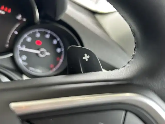 フィアット ５００Ｘ クロス 福島県 2019(令1)年 2.6万km 白 登録時走行距離：25955km/ワンオーナー/純正ディスプレイオーディオ/（AM/FM/BT接続）/レザーシート（茶）/パワーシート（D/Ｎ席）/ETC/レーダークルーズコントロール/パドルシフト/前後ドライブレコーダー/コーナーセンサー/バックカメラ/フォグランプ（前後）/電動パーキング/アイドリングストップ/オートライト/LED/純正AW/純正フロアマット/スペアキー/取扱説明書/保証書