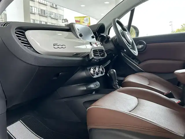 フィアット ５００Ｘ クロス 福島県 2019(令1)年 2.6万km 白 登録時走行距離：25955km/ワンオーナー/純正ディスプレイオーディオ/（AM/FM/BT接続）/レザーシート（茶）/パワーシート（D/Ｎ席）/ETC/レーダークルーズコントロール/パドルシフト/前後ドライブレコーダー/コーナーセンサー/バックカメラ/フォグランプ（前後）/電動パーキング/アイドリングストップ/オートライト/LED/純正AW/純正フロアマット/スペアキー/取扱説明書/保証書